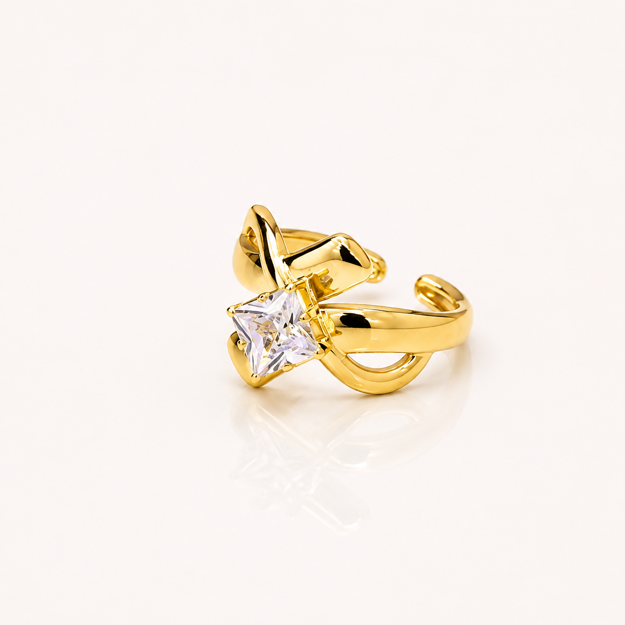 Royal Knot Crystal Ring