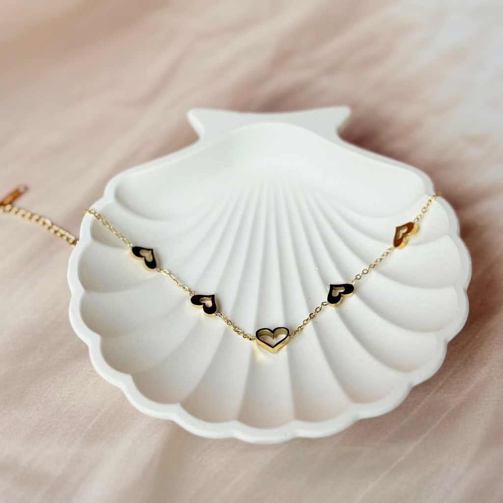 Heart Charm Line Gold Bracelet