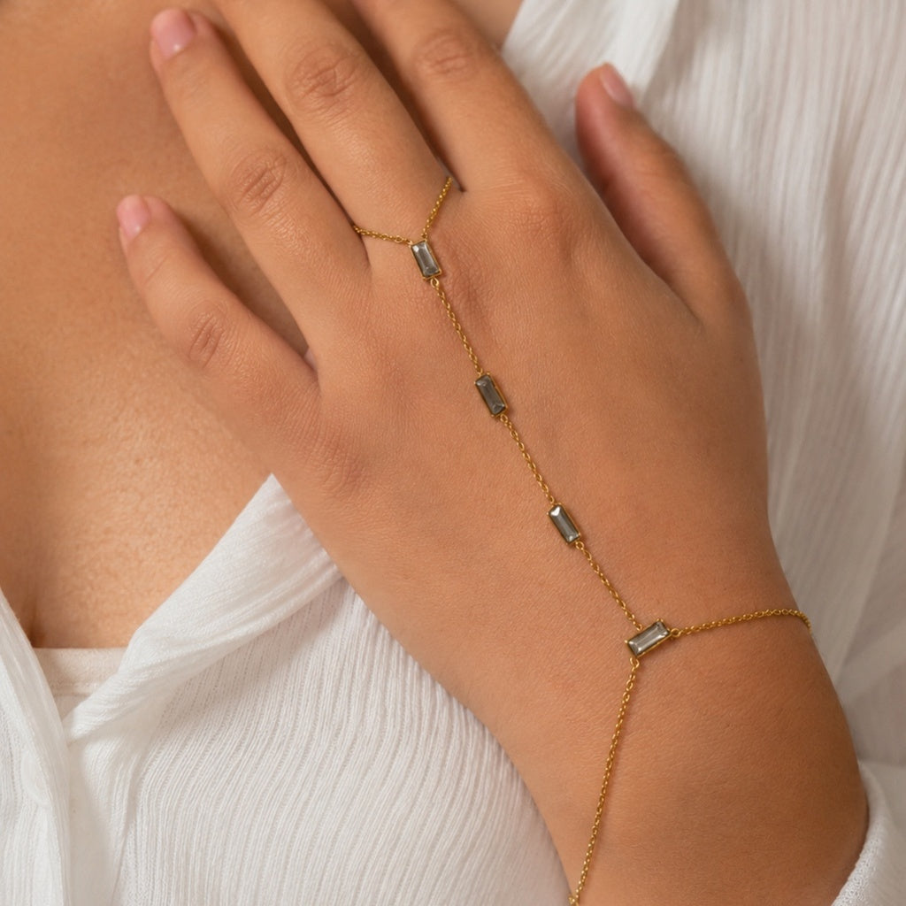Élan Baguette Hand Chain