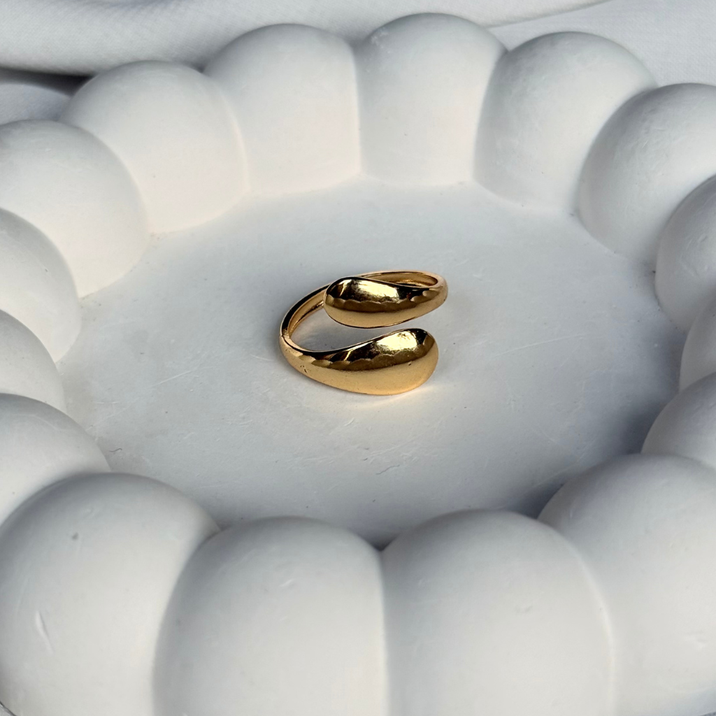 Smooth Curve Hug Adjustable Ring