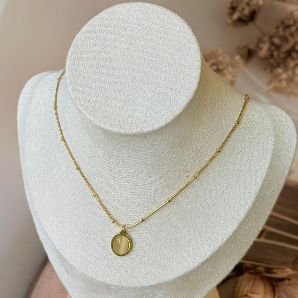 Serene Oval Pendant Gold Necklace