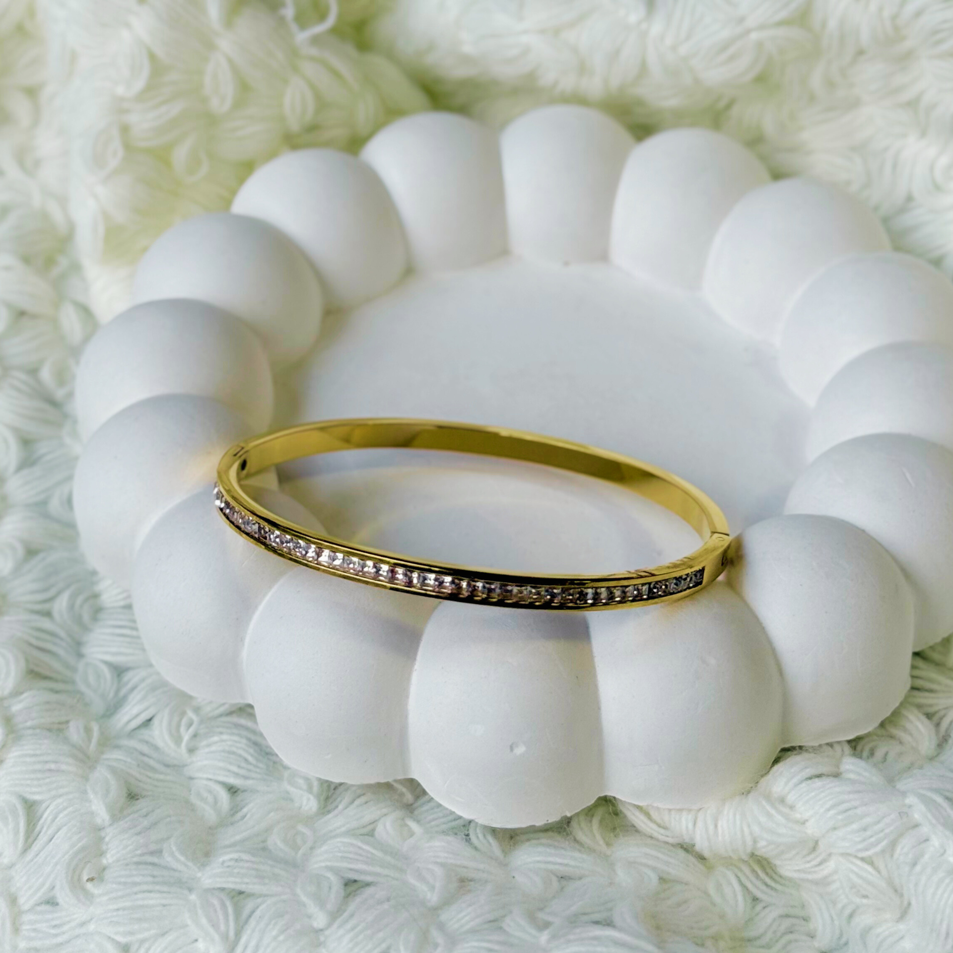 Sleek Solitaire Crystal Gold Bangle