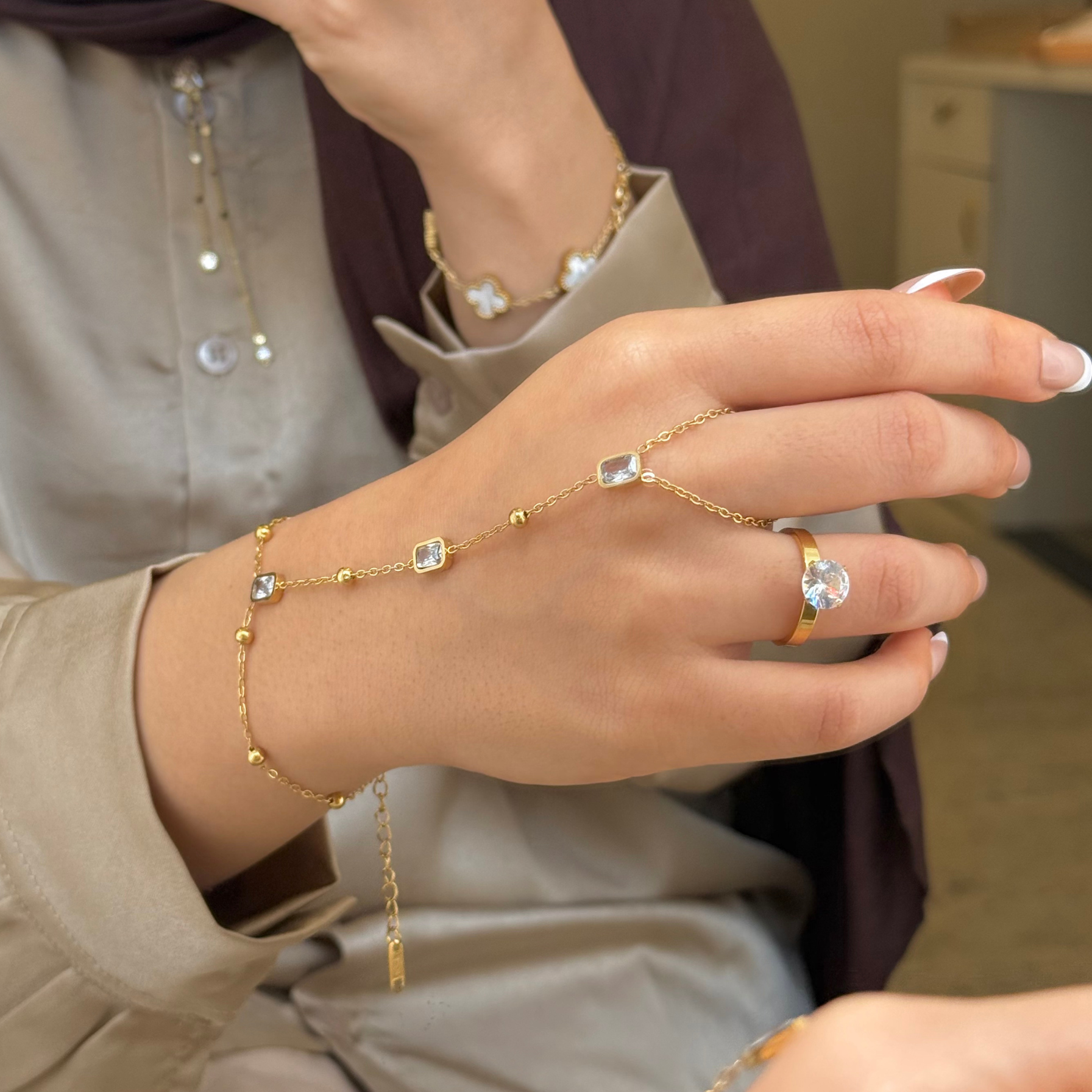 Royal Crystal Cluster Gold Hand Chain