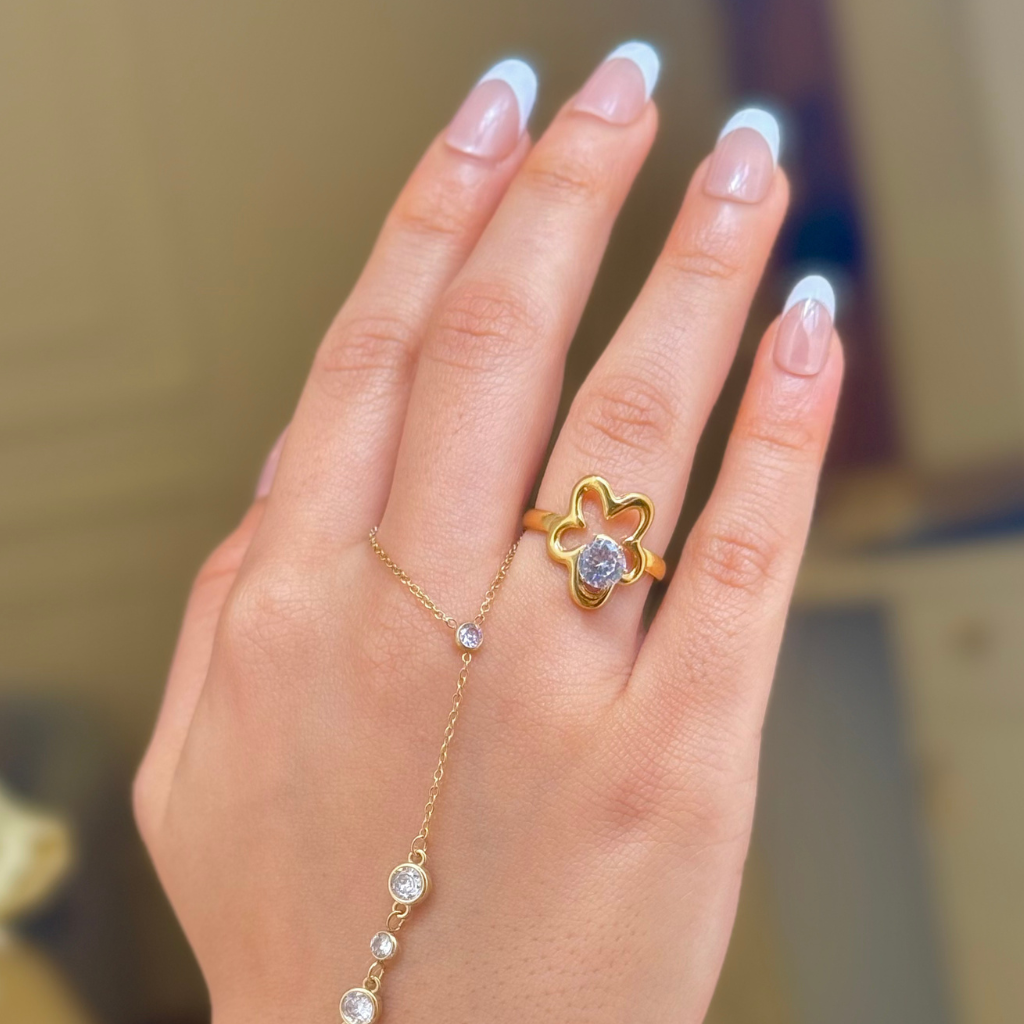 Bloom Solitaire Flower Gold Ring