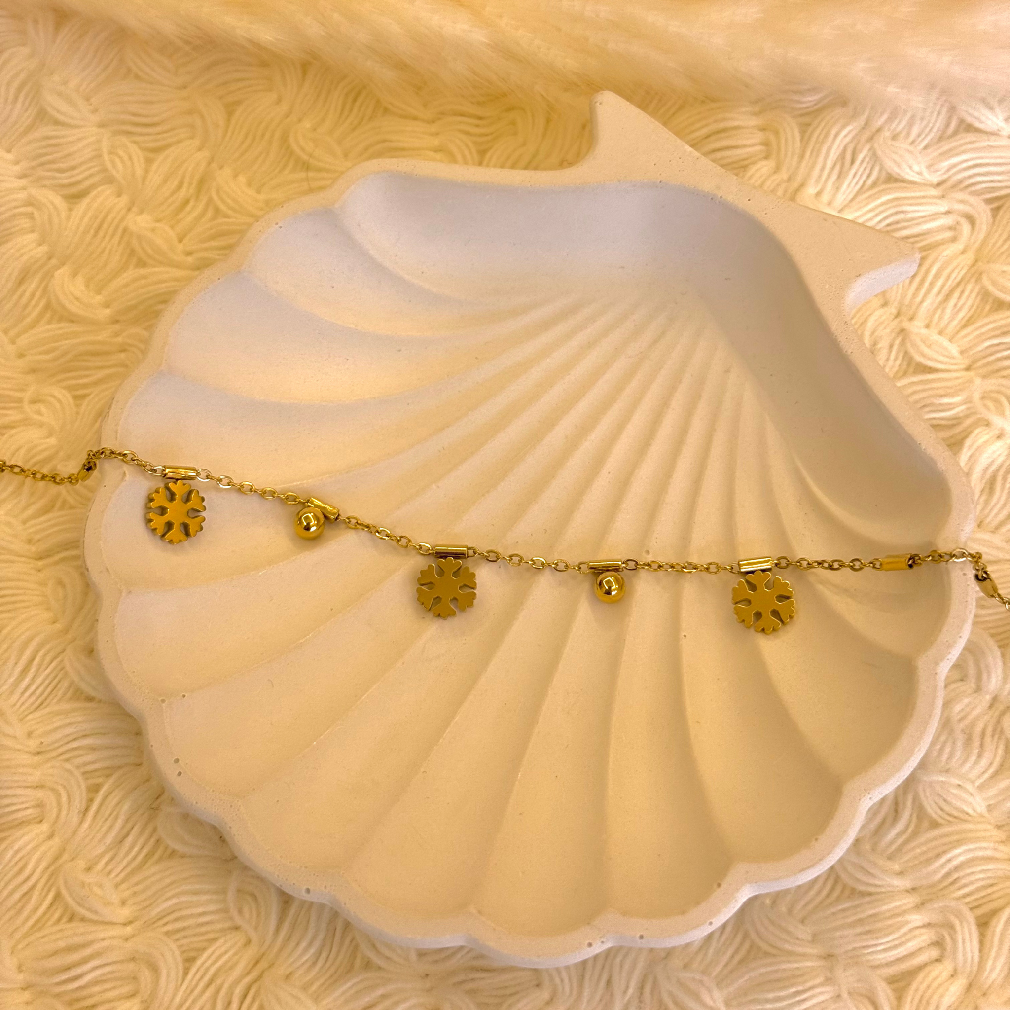 Gilded Daisy Gold Bracelet