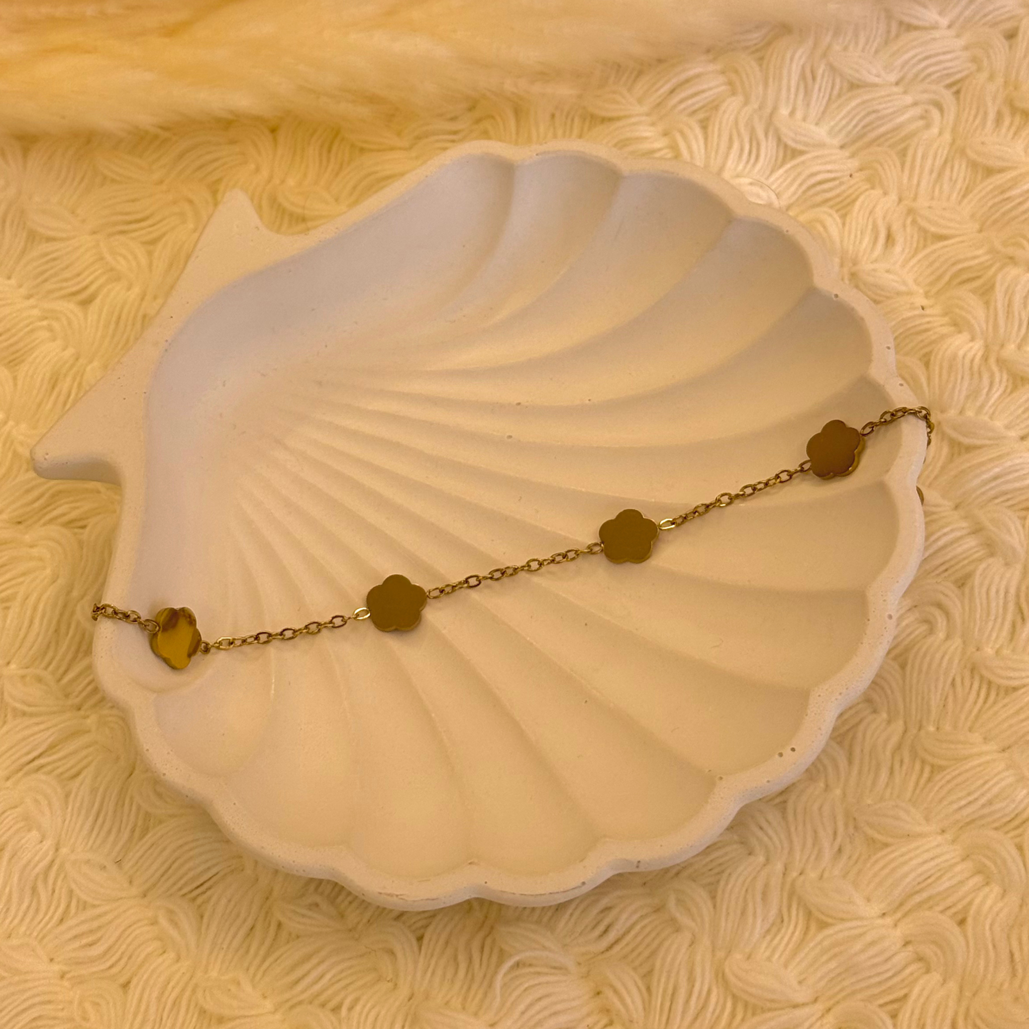 Petal Clover Gold Bracelet